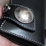 レザークラフト　ロングウォレット完成コンチョ周りアップ